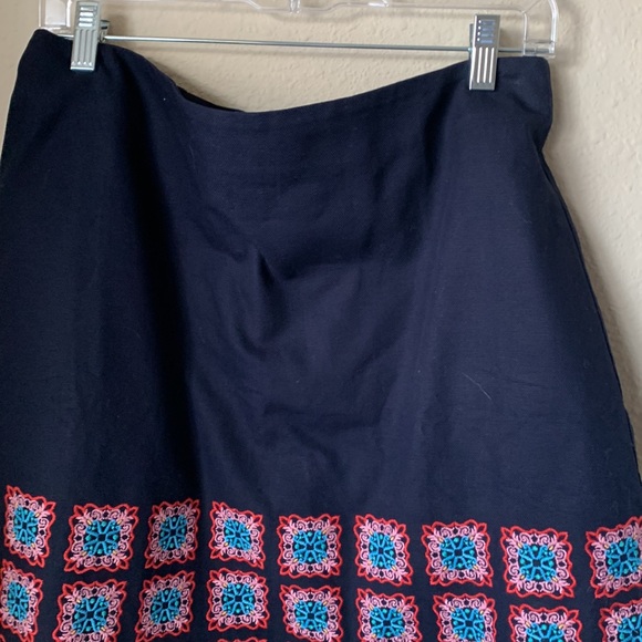 Boden Navy skirt with embroidered print🌸 - Picture 4 of 9